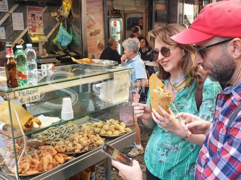 Food Tour With Davide In Naples - Tour in  Naples
