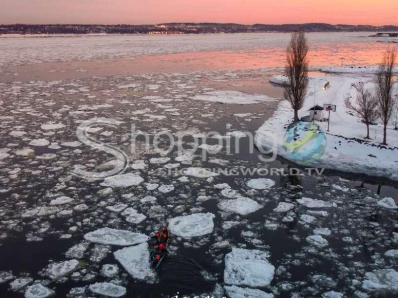 St-lawrence river ice canoeing experience in Quebec City - Tour in  Quebec City